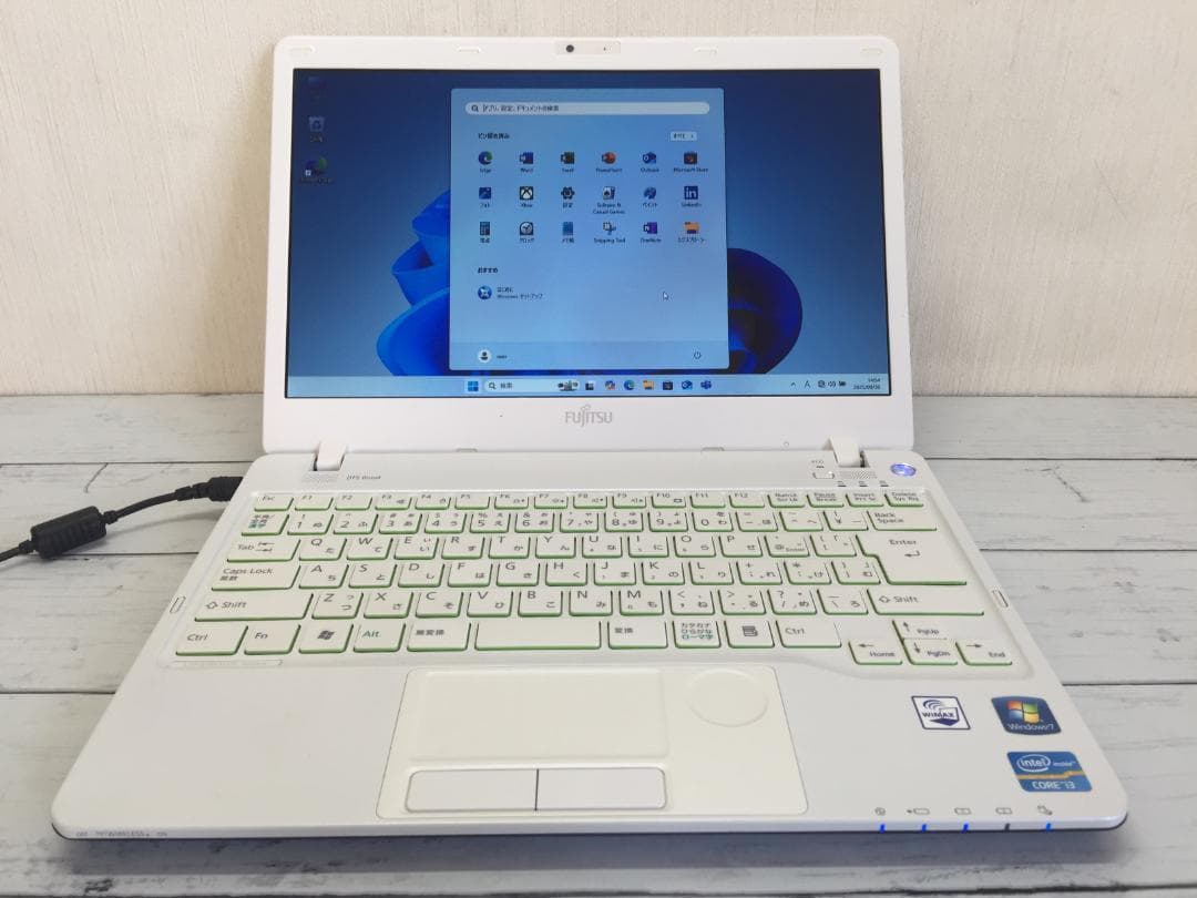富士通　LIFEBOOK SH54/G13.3型液晶 軽量コンパクトパソコン