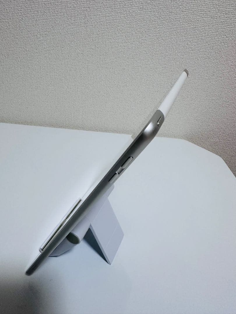 iPad 9.7インチ (第6世代) 32GB WiFi + セルラー