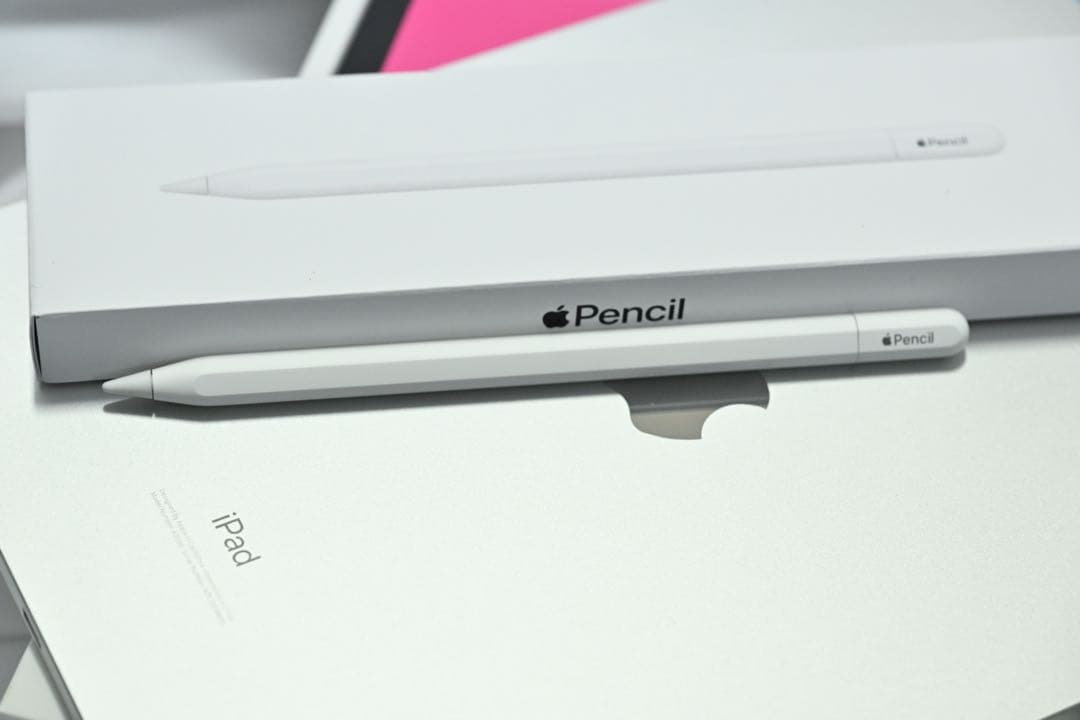 ほぼ未使用iPad（10世代）10.9インチApple Pencil付き 64G