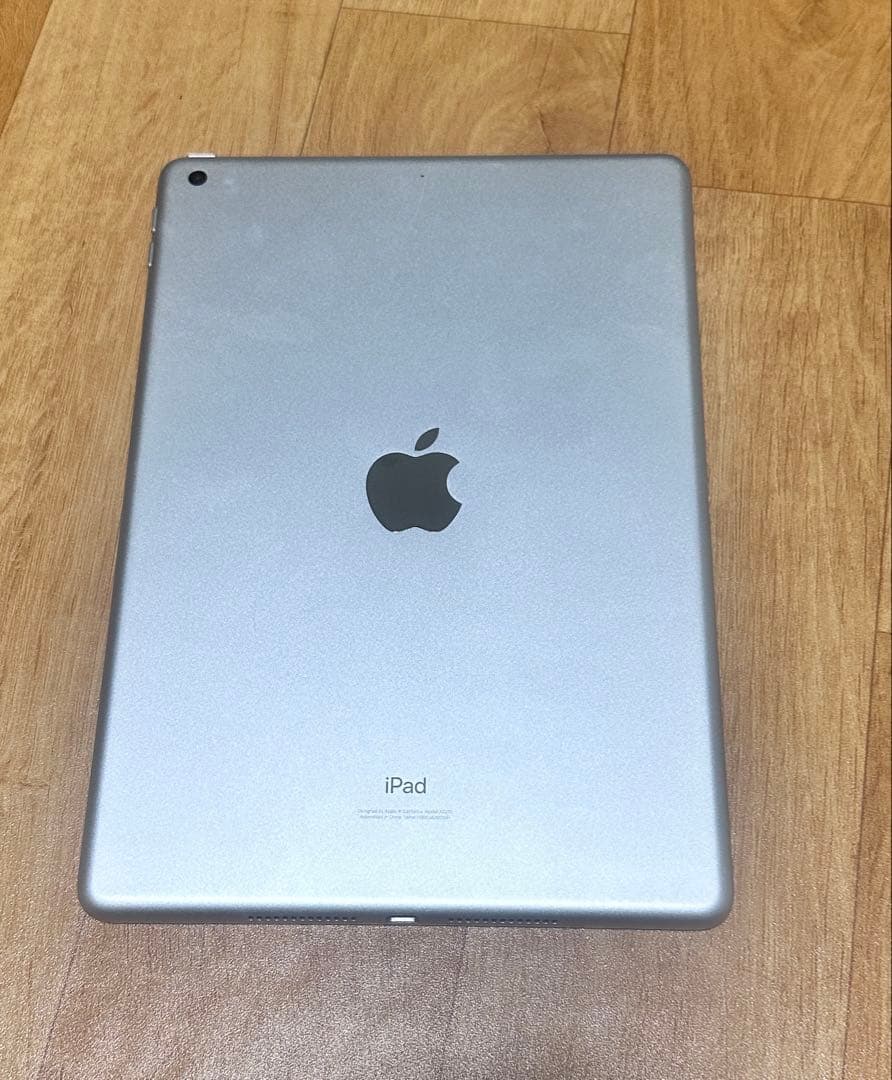 Apple iPad (第8世代) 128GB シルバー Wi-Fi本体のみ