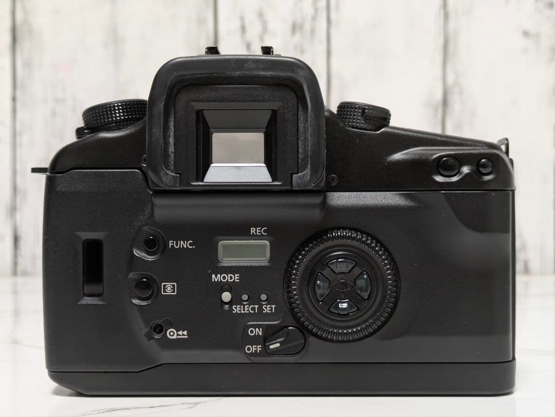 【タンパクボーイ】Canon　EOS 7