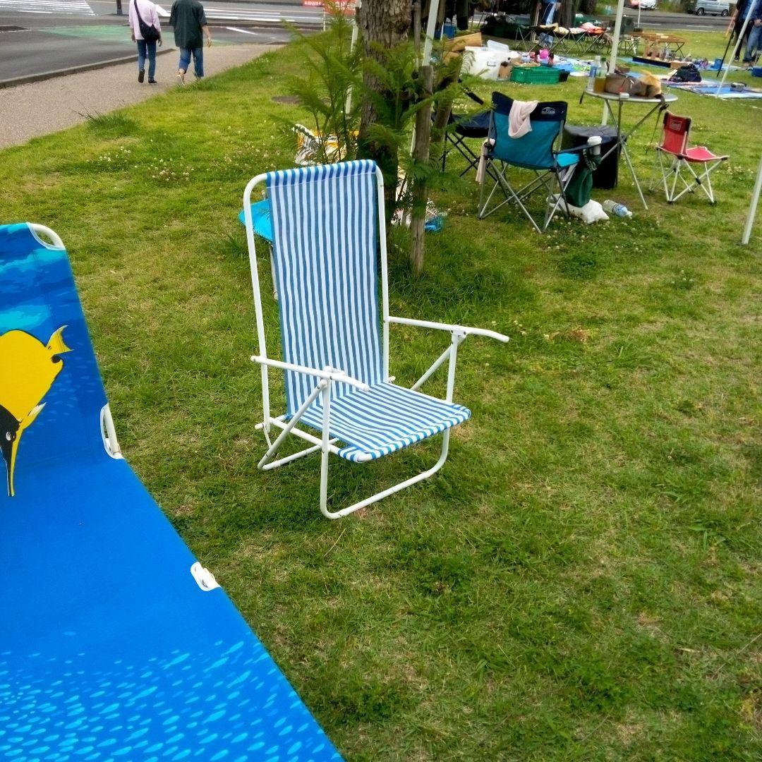 サマーベッド1個、椅子1個