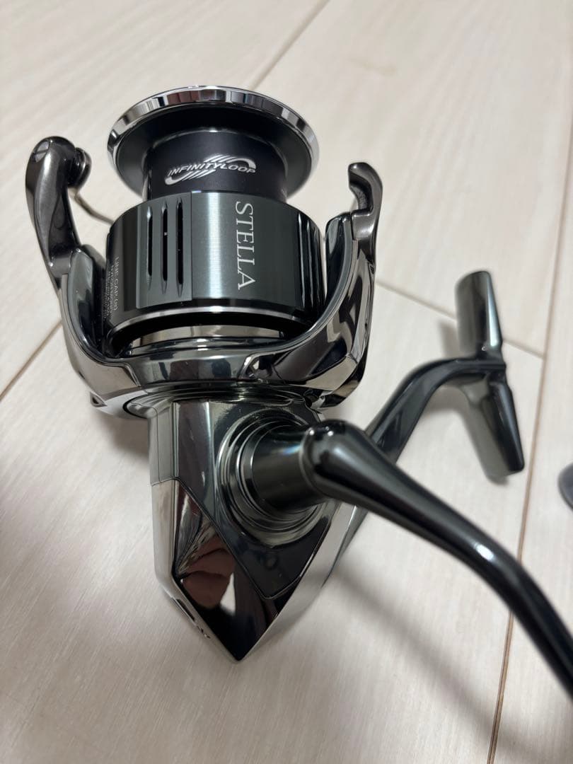 シマノ 22ステラ 4000XG STELLA シマノ純正リールスタンド付き