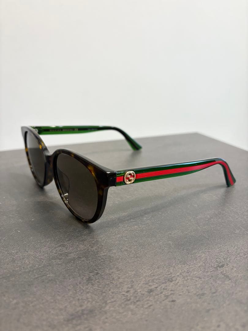 GUCCI キャットアイサングラス