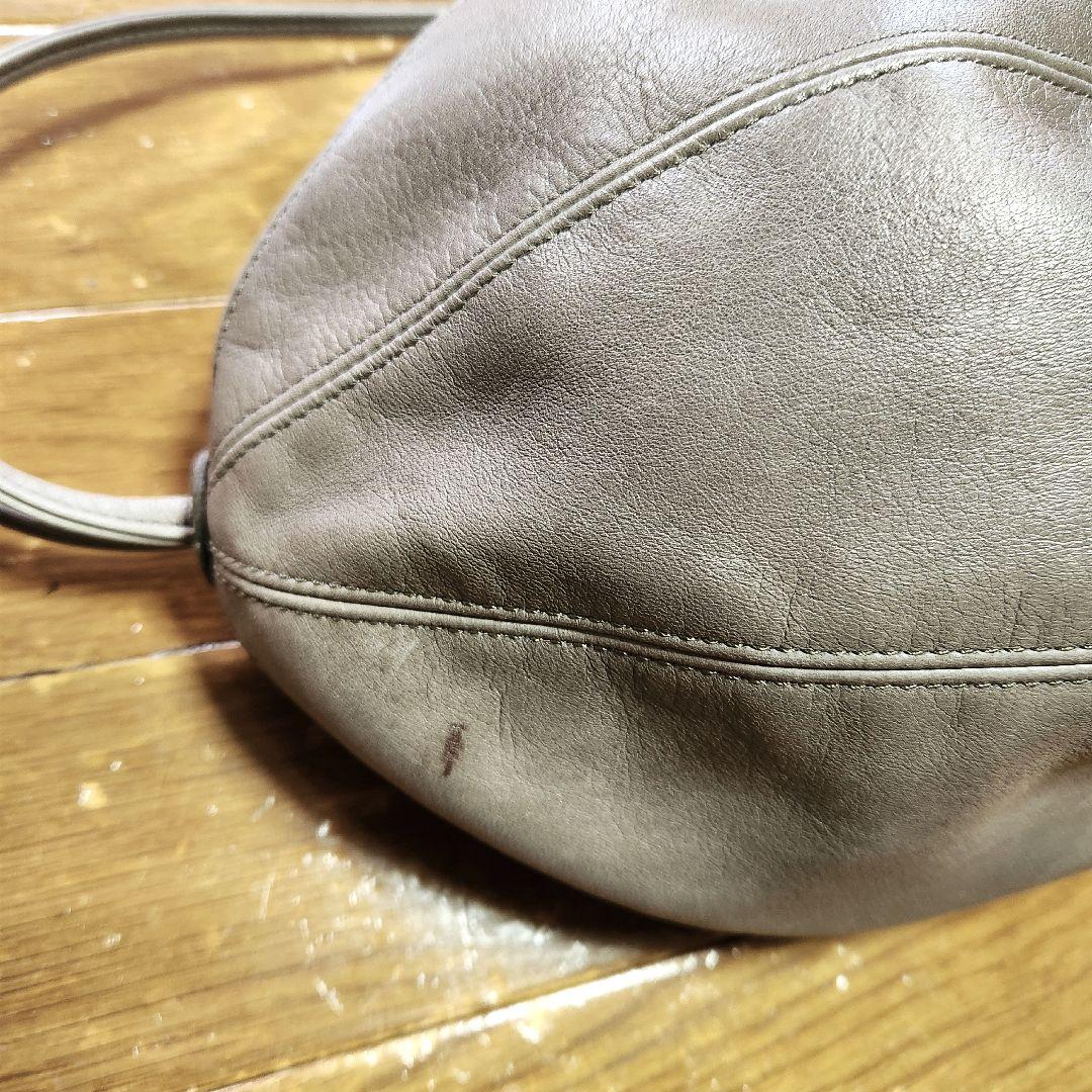 ヨーガンレール　ラグビーボールショルダーバッグ　グレージュ