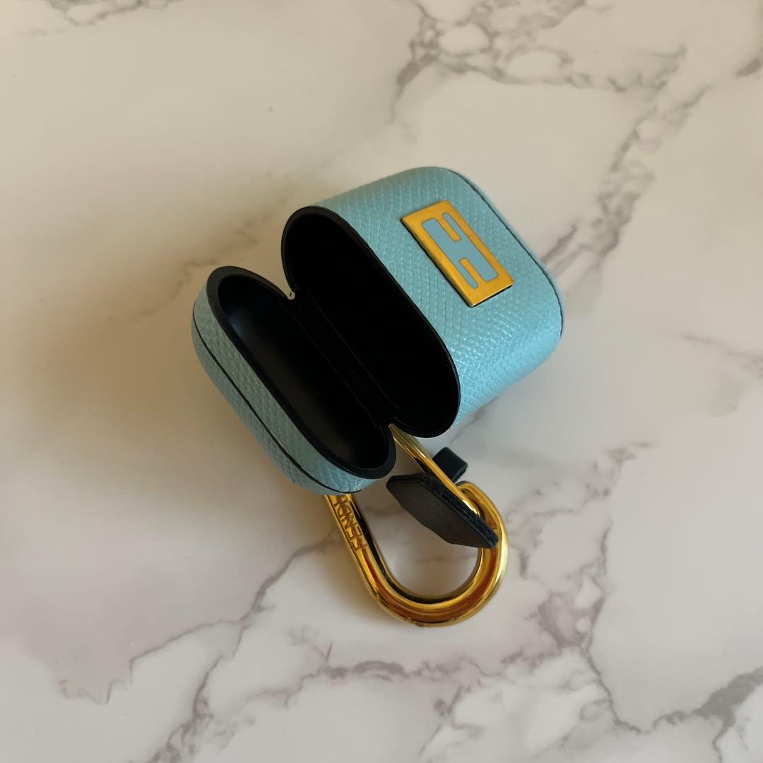 フェンディ FENDI ライトブルー AirPodsケース イヤホンケース
