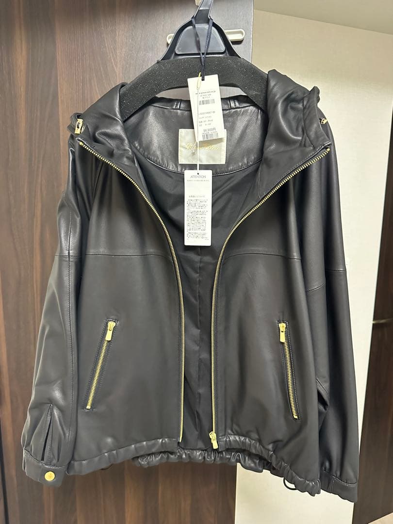 グレースコンチネンタル　ラムレザーライトブルゾン 羊革 フード ジップアップ