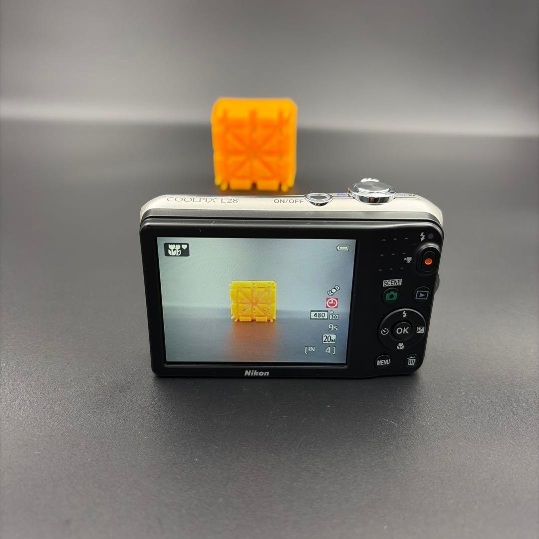 Nikon COOLPIX L28 シルバー デジタルカメラ 電池駆動