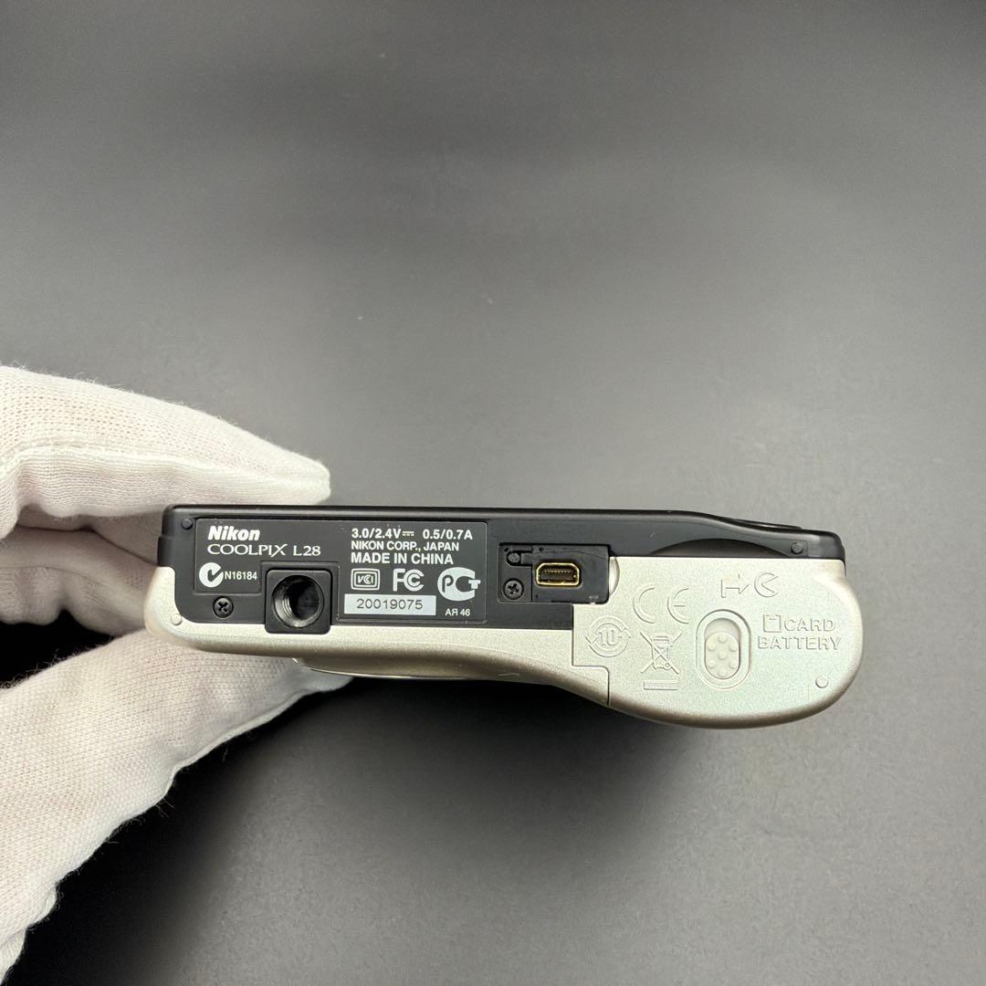 Nikon COOLPIX L28 シルバー デジタルカメラ 電池駆動