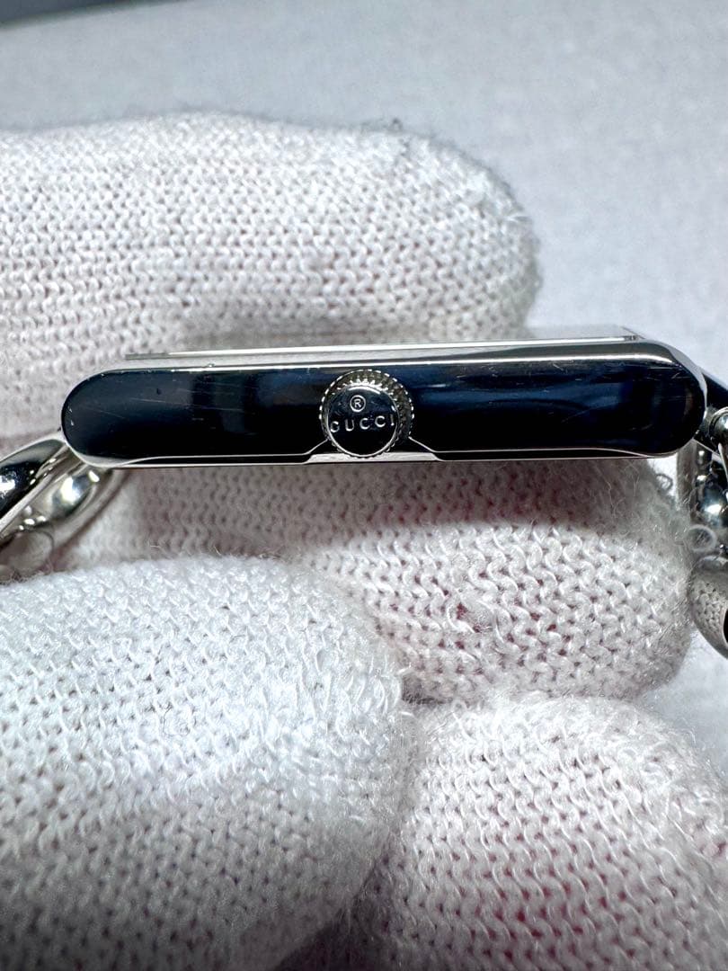 GUCCI ブラック レクタングル 時計とダイヤ❣️