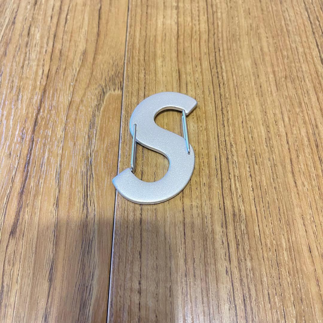 Supreme シュプリームNite Ize S Logo Keychain