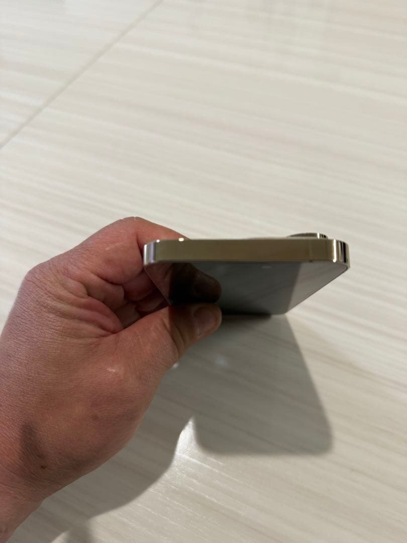 Apple iPhone 14 Pro ゴールド