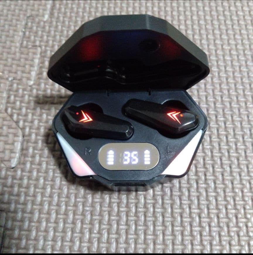 ワイヤレスイヤホン　ジャグラー　おまけ付き　2点