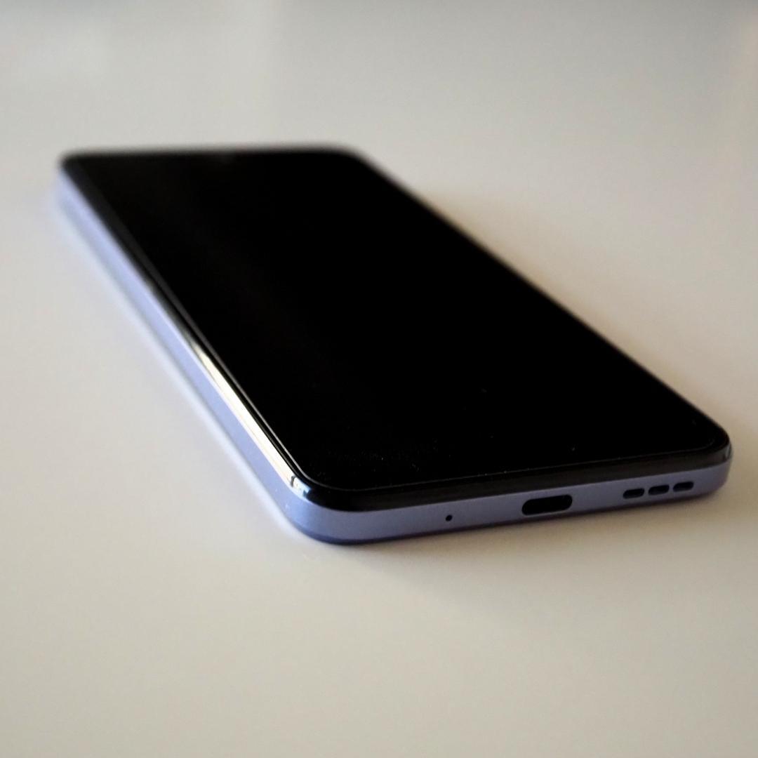 （美品・匿名配送）モトローラ moto g13 SIMフリー