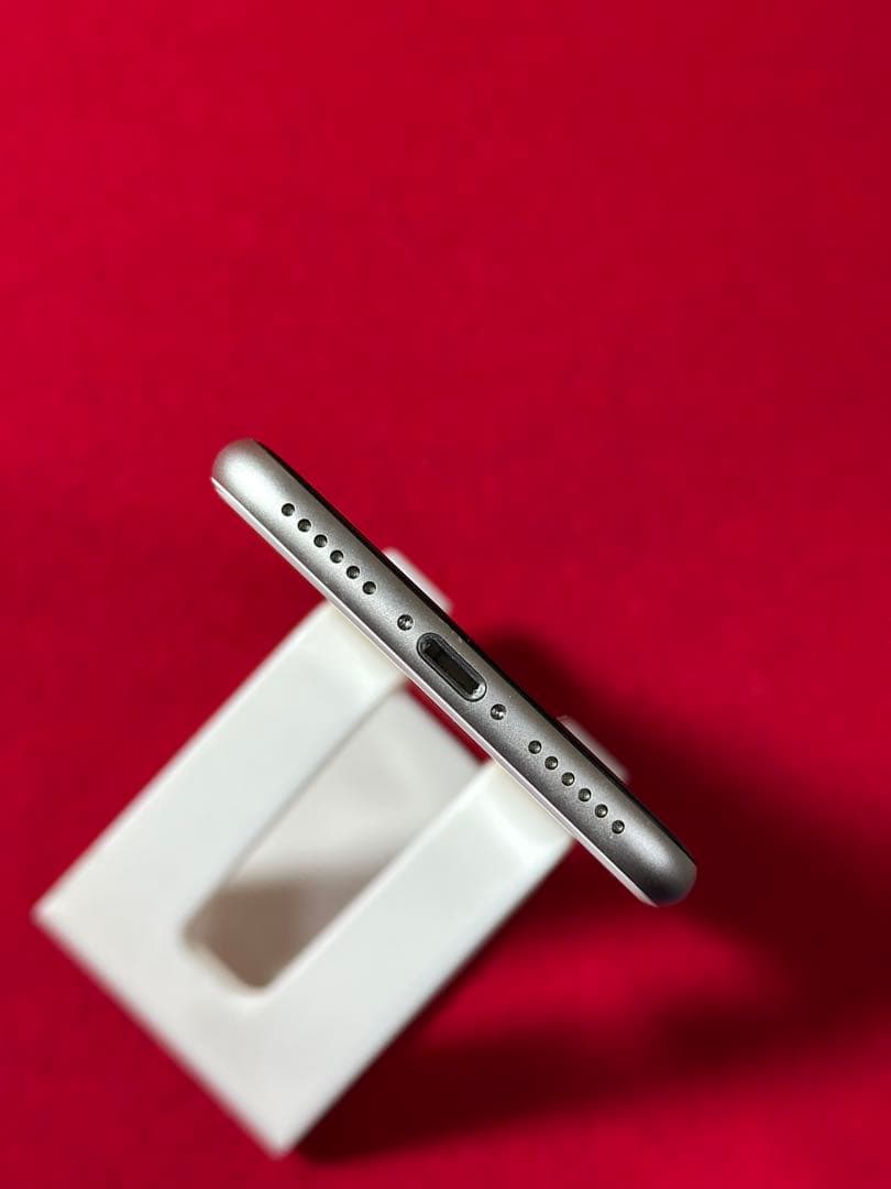 【9787】iPhone SE3第3世代スターライト 64GB simフリー