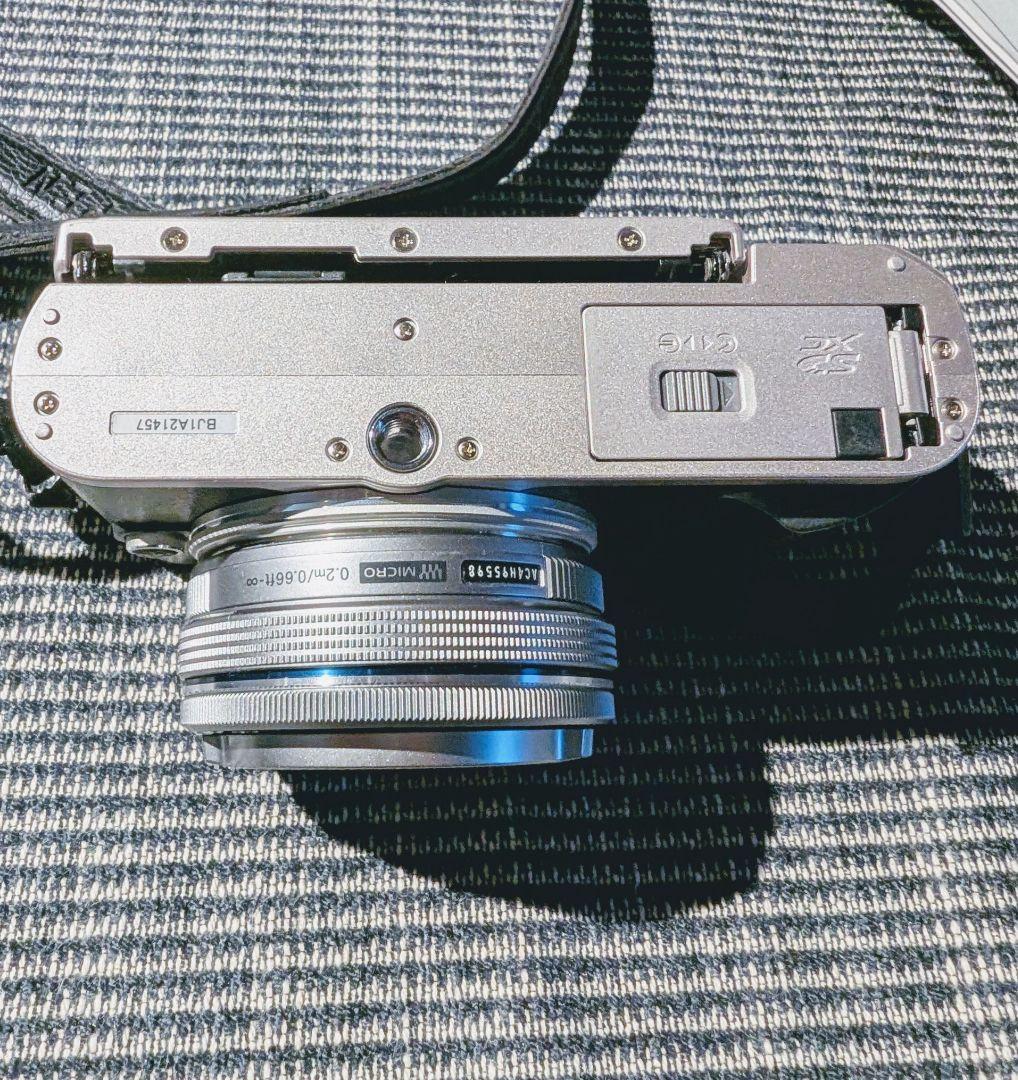 ミラーレス一眼OLYMPUS PEN E‐PL9　ブラック（本体＋箱＋備品など）