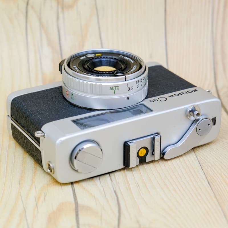 【整備品】美品 KONICA C35 Flash matic 貼り革はC35