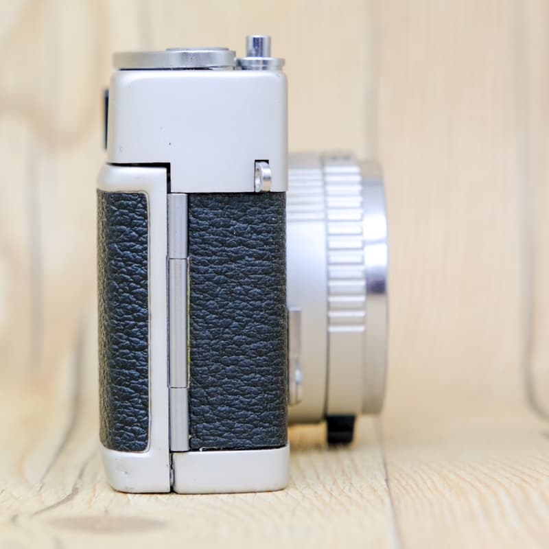 【整備品】美品 KONICA C35 Flash matic 貼り革はC35
