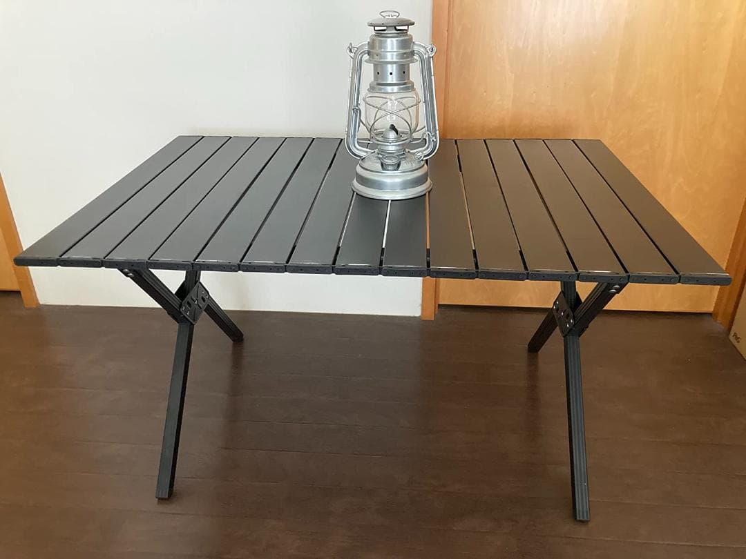 アウトドアに最適な軽量＆コンパクトな折りたたみテーブル