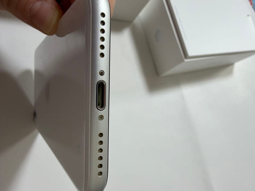 Apple iPhone SE (第2世代) 128GB