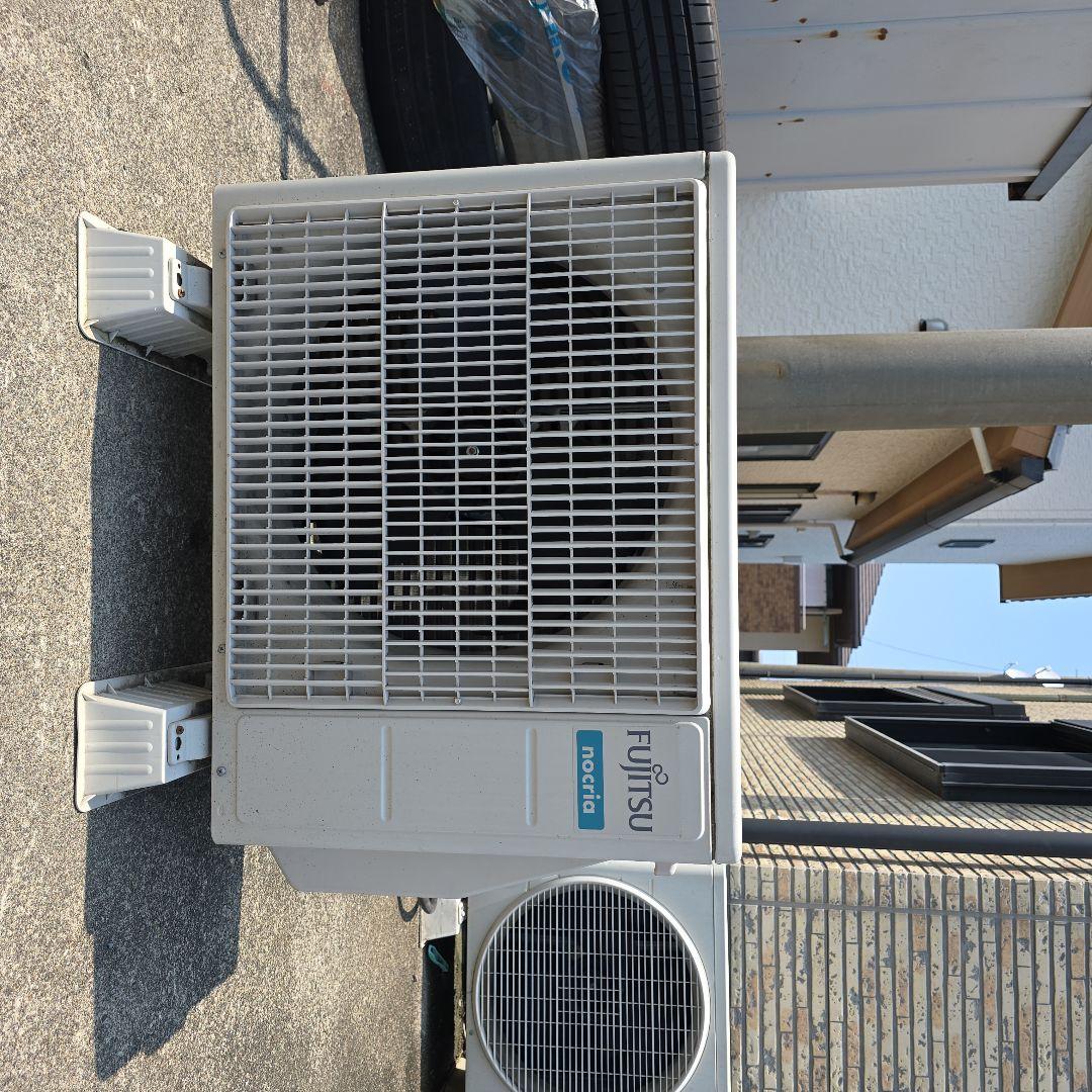 Fujitsu エアコン 室外機と取り付け金具付き