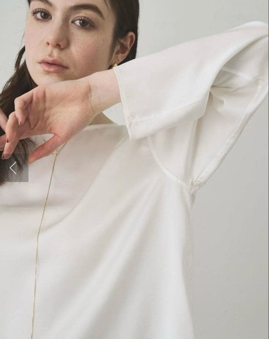 新品未使用　Drawing Numbersサテンボートブラウス 人気定番