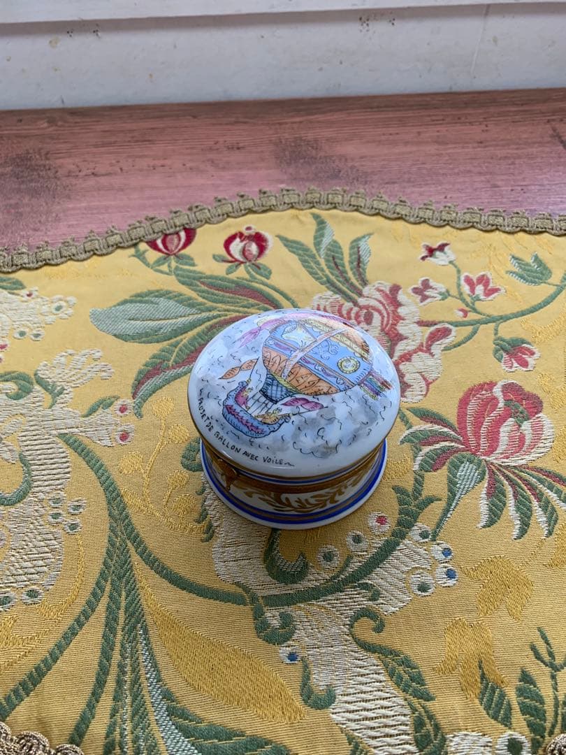 リモージュボックス　フランス製　細かく描かれた絵が素敵過ぎます！沢山お宝入れて！