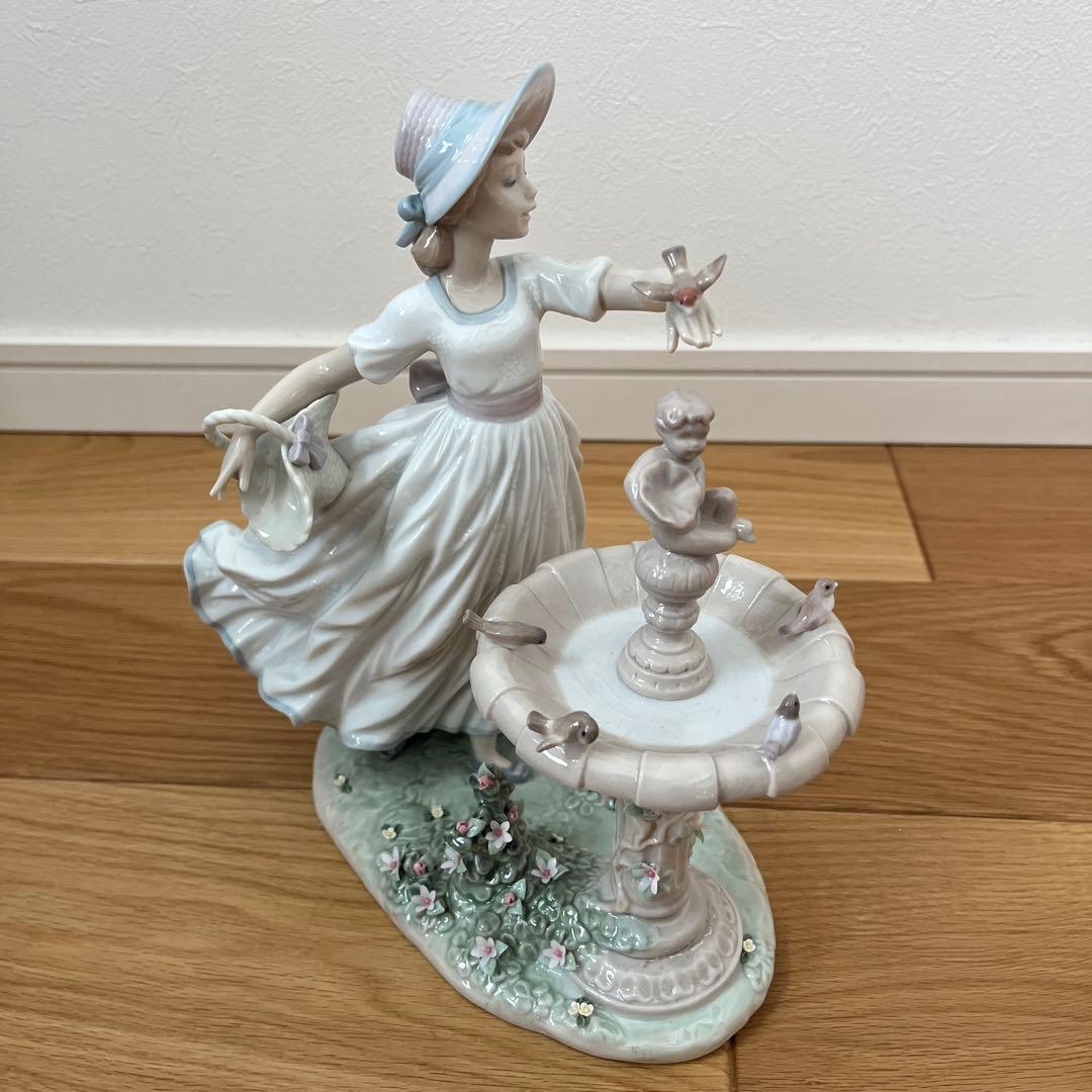 リヤドロ　春を告げる小鳥たち