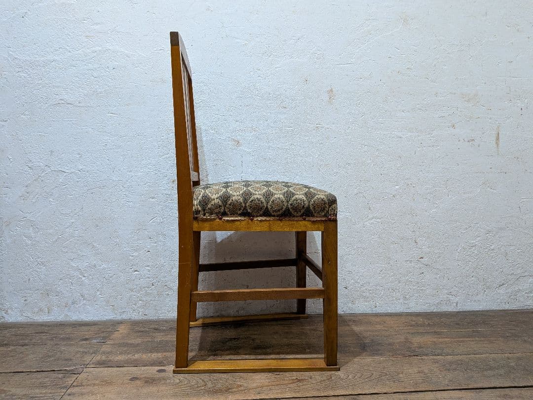 1118 ヴィンテージ　当時物　木製チェア　椅子　イス　レトロ　古家具　カフェ