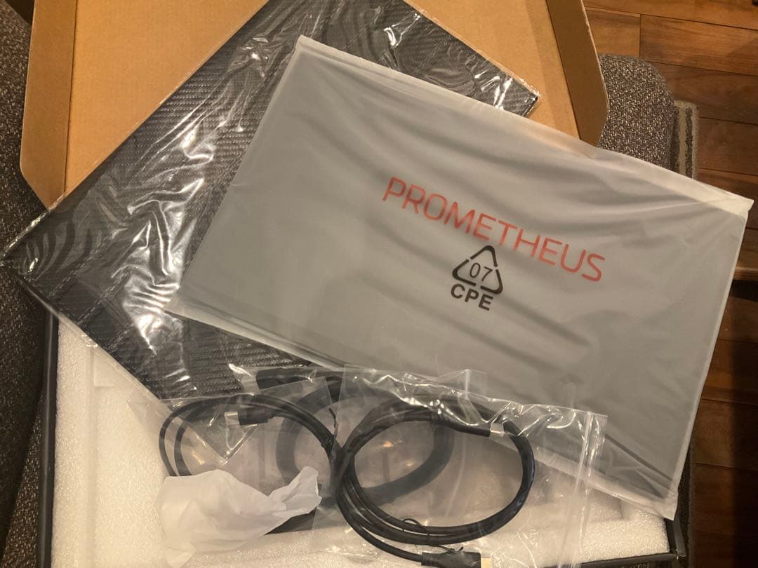 PROMETHEUS CAST 15.6インチ モニター