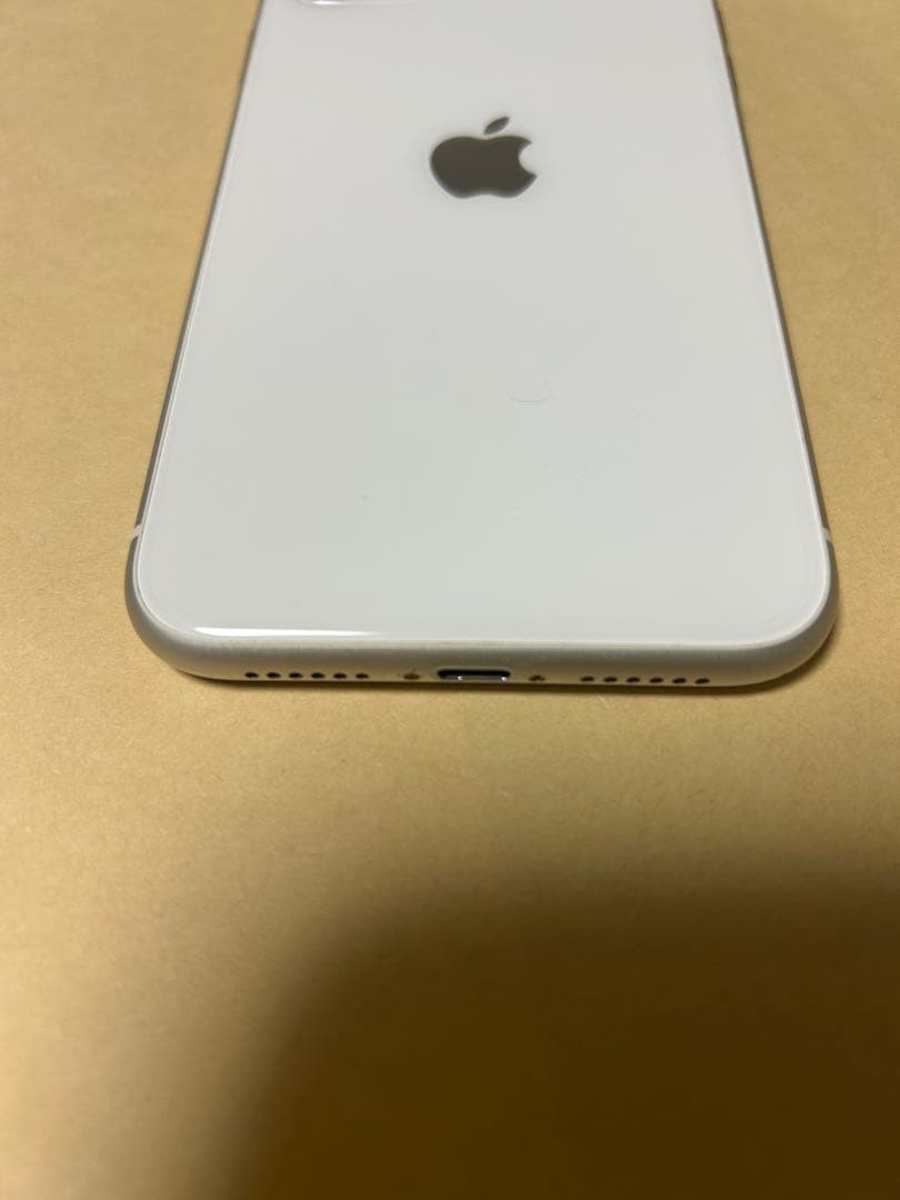 【美品】iPhone11 ホワイト　64GB SIMフリー