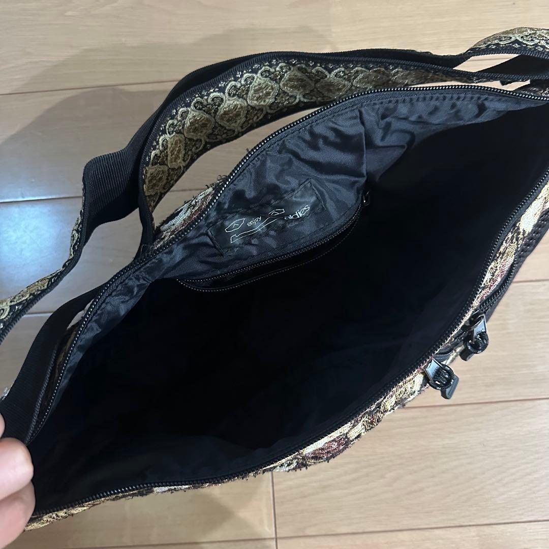 アールディーズ　ショルダーバッグ　バナナショルダー　花柄