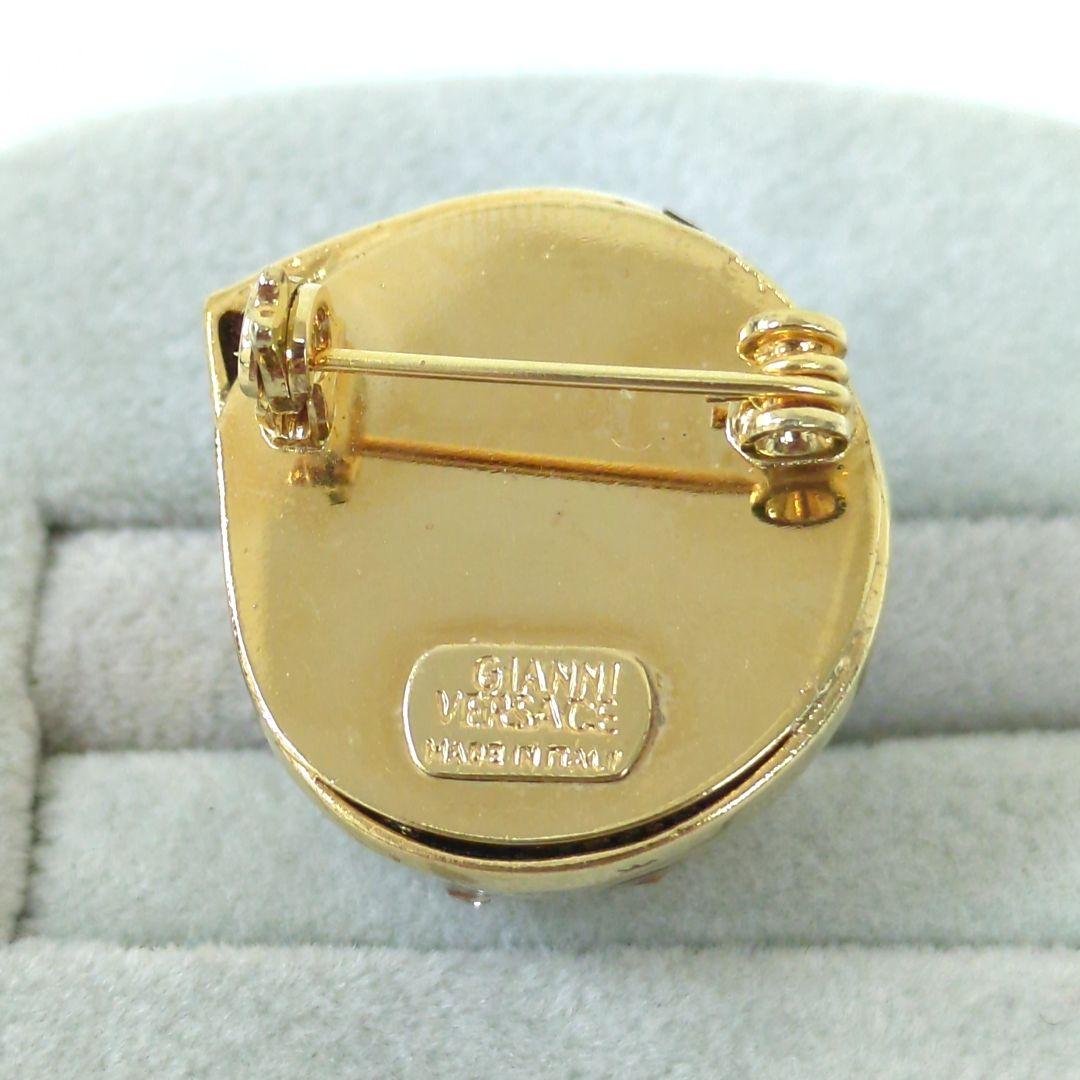 ジャンニヴェルサーチェ クリスタルラインストーン ピンブローチ ゴールドカラー