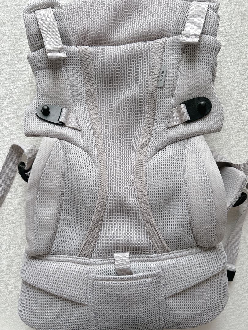 新品:Aprica アップリカ ラクリス 抱っこ紐 ホワイトアッシュ