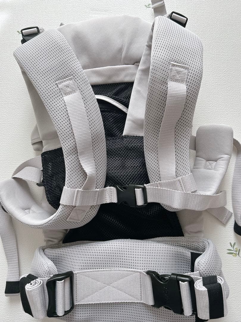 新品:Aprica アップリカ ラクリス 抱っこ紐 ホワイトアッシュ