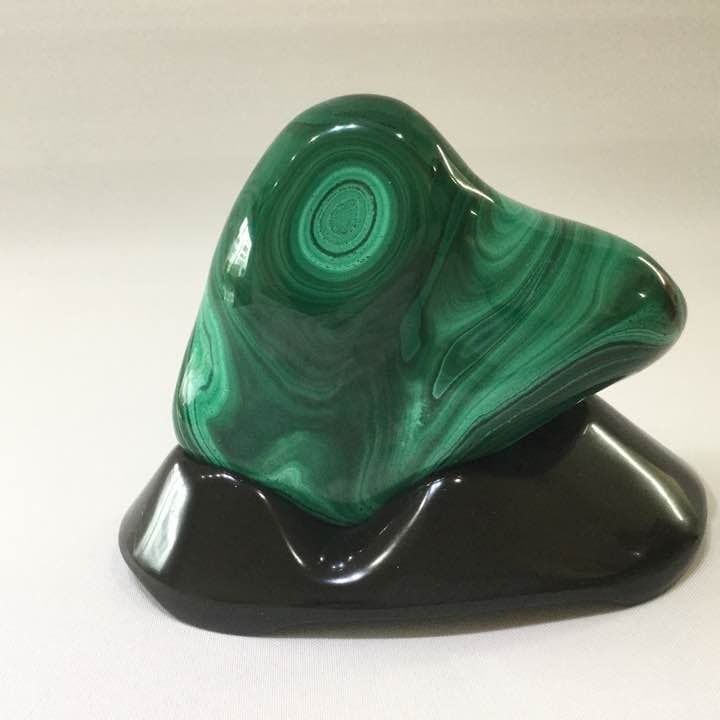 ☆高級一点物☆【原石】マラカイト(台付) No.1 天然石 パワーストーン　小