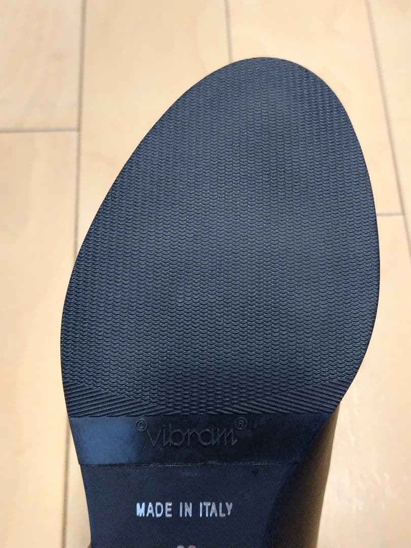 【最終値下げ·2/7まで】銀座かねまつ　ショートブーツ　ブラックレザー　ビブラム