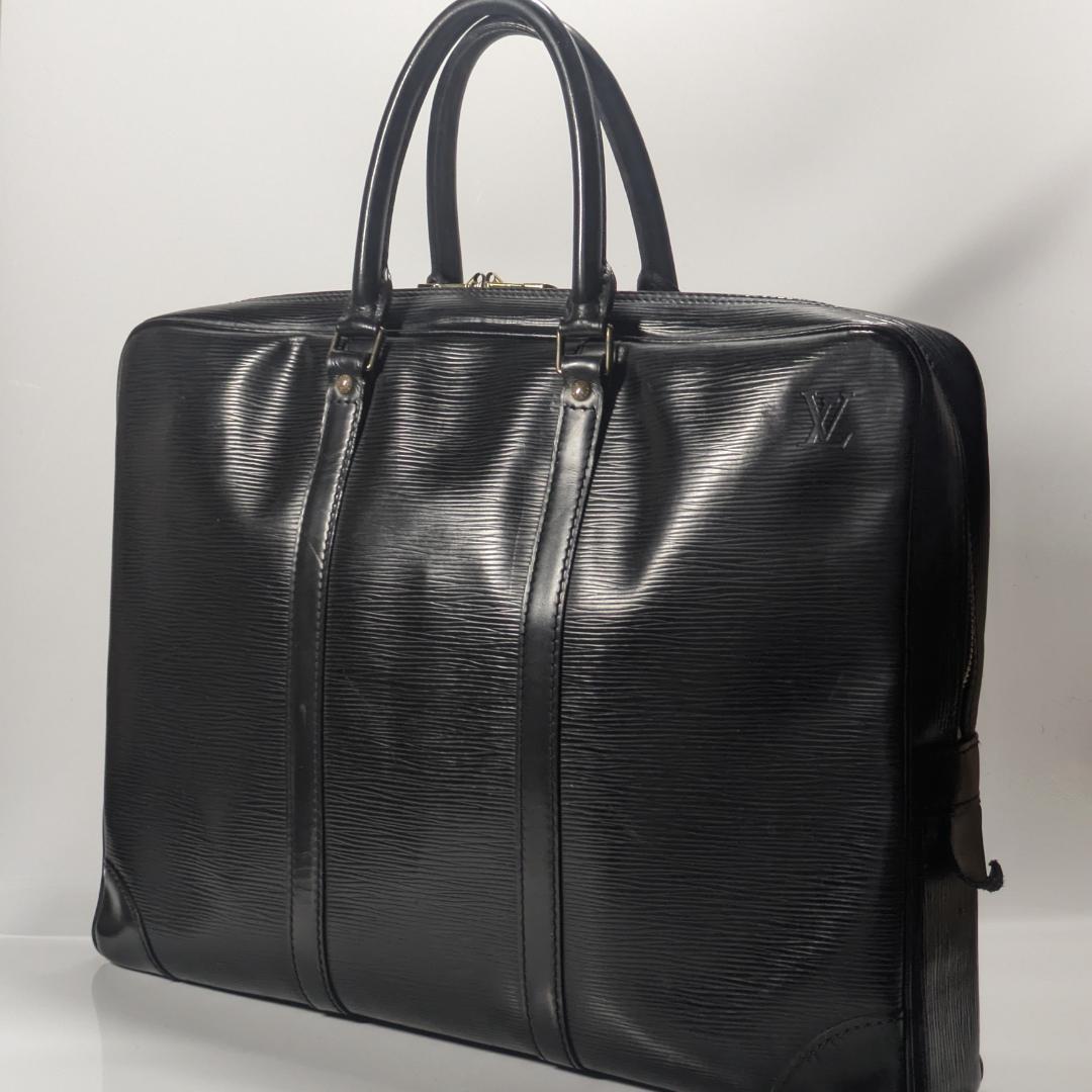 極美品 ベタ無 ルイヴィトン エピ ポルトドキュマンヴォワヤージュ M54472