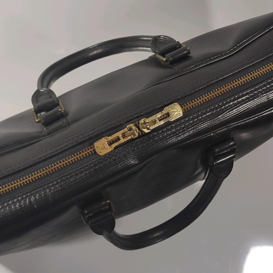 極美品 ベタ無 ルイヴィトン エピ ポルトドキュマンヴォワヤージュ M54472