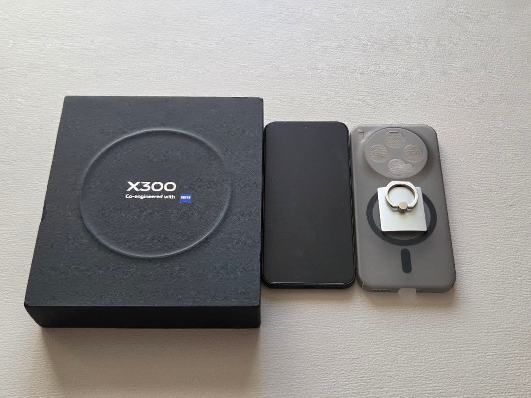 美品　グローバル版　vivo x300 12/512GB Summary Red