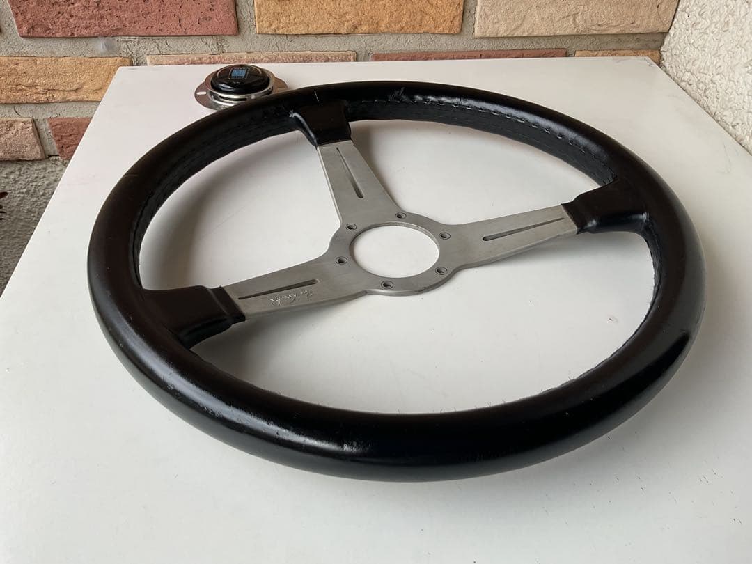 ナルデイ　ステアリングホイール　　クラッシックタイプ