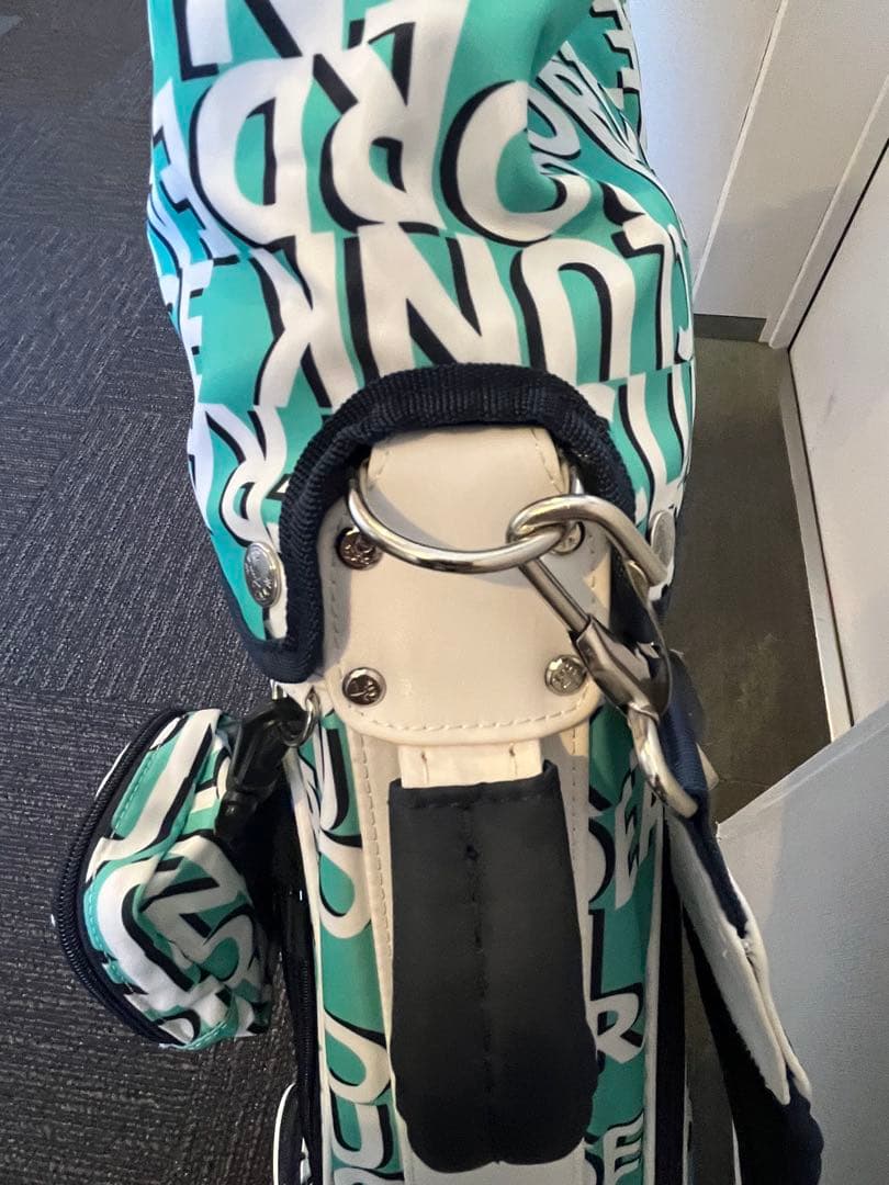 クランク　スタンド型キャディバッグ➕ボールポーチ(距離計入れ)➕フック付きタオル