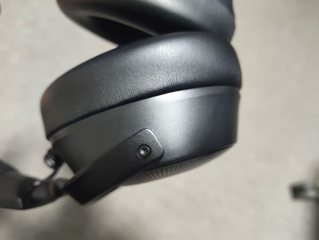 Razer Kraken V4 Pro ワイヤレス RGB【中古品】