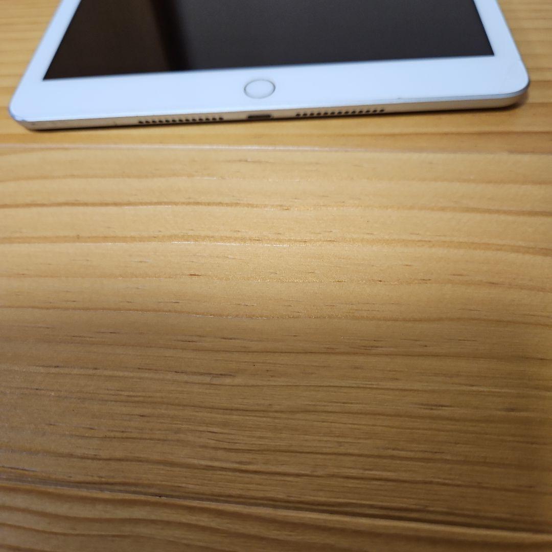 SIMフリー ケース付き ipad 7世代 Wi-Fi + Cellular