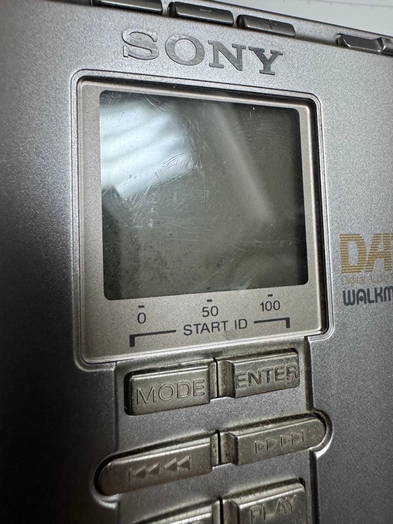 d*2様 ソニー　DAT ウォークマン ポータブル TCD-D100 ジャンク