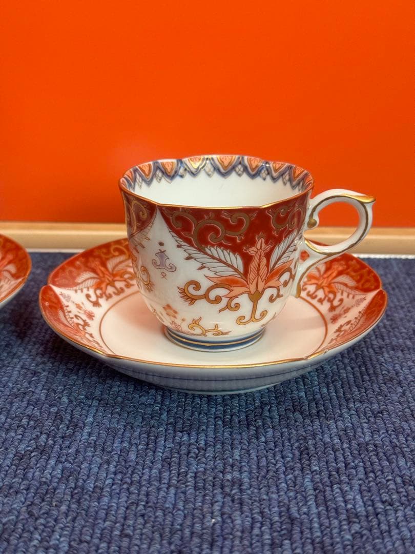 1603 有田焼 賞美堂 其泉窯 赤濃金彩唐草コーヒー碗皿2客セット 未使用品