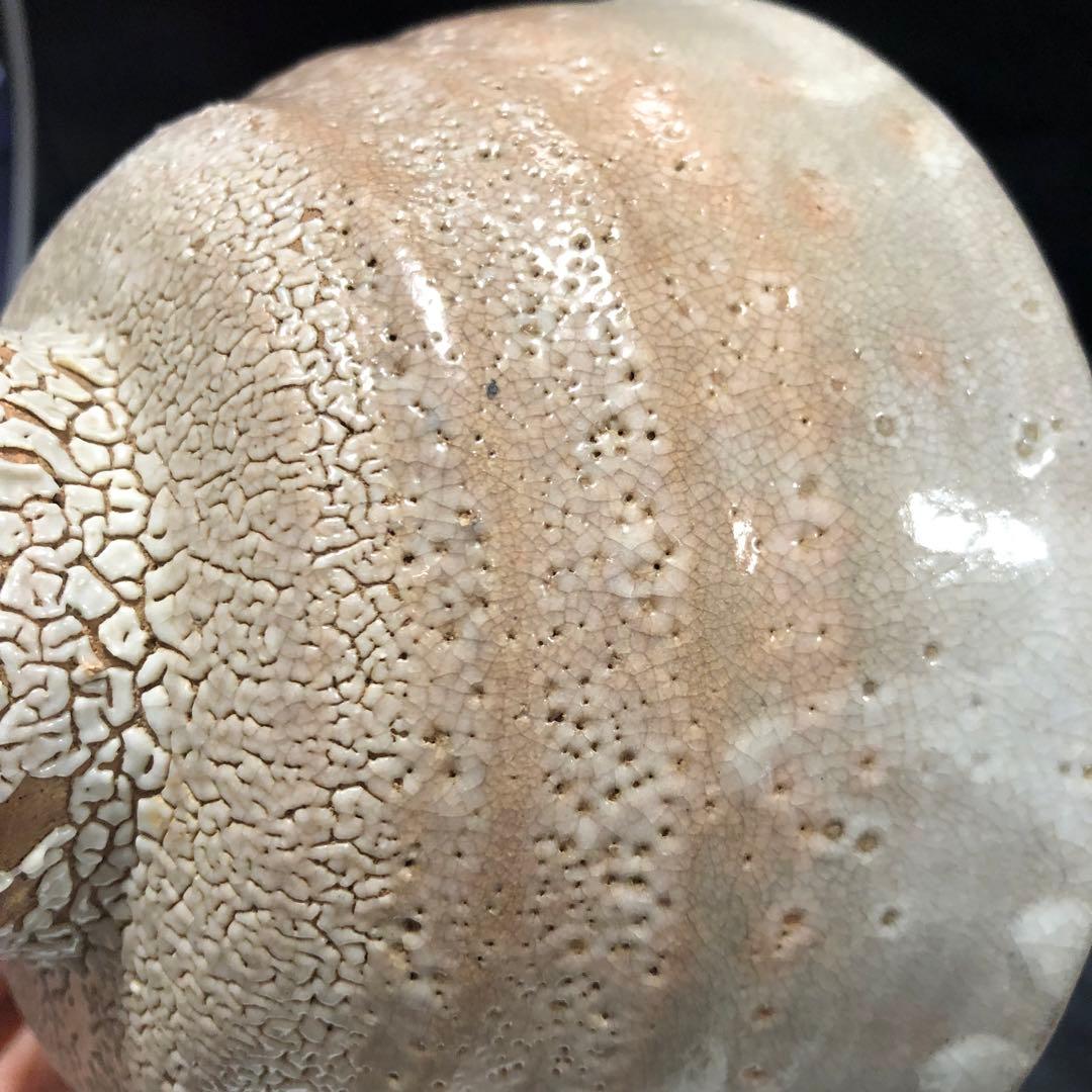 究極の古美術◼️蔵から見事な釉薬が割れたかなり高そうな雰囲気の萩焼が出て来ました。