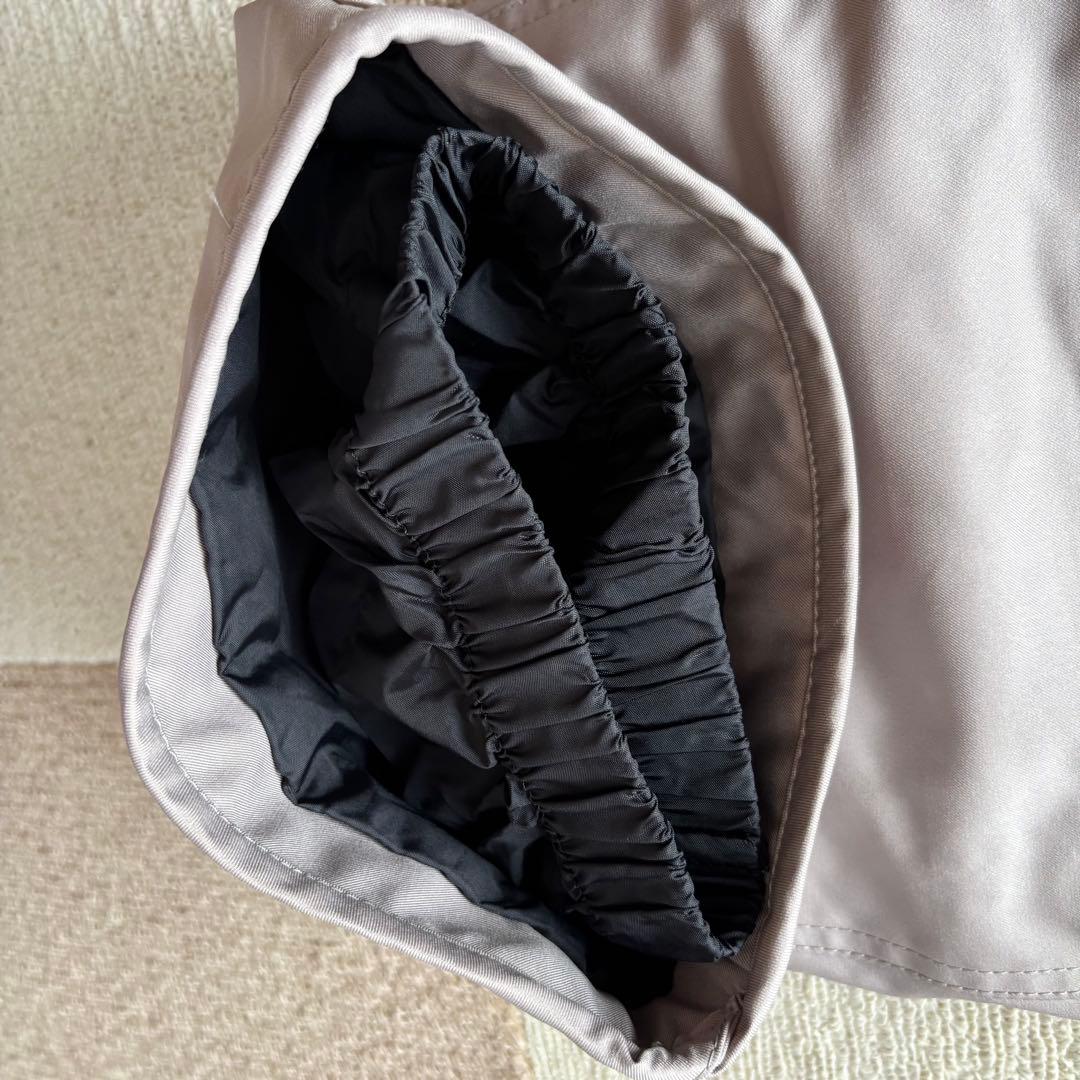 スノーウィ　PHENIXホワイトジャケットとライトページュのパンツセット