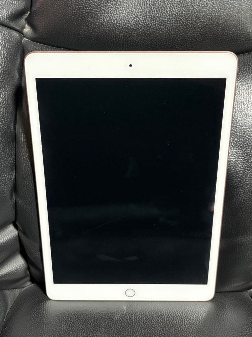 iPad 第8世代　32GB ゴールド　目立たない焼けあり　おまけあり
