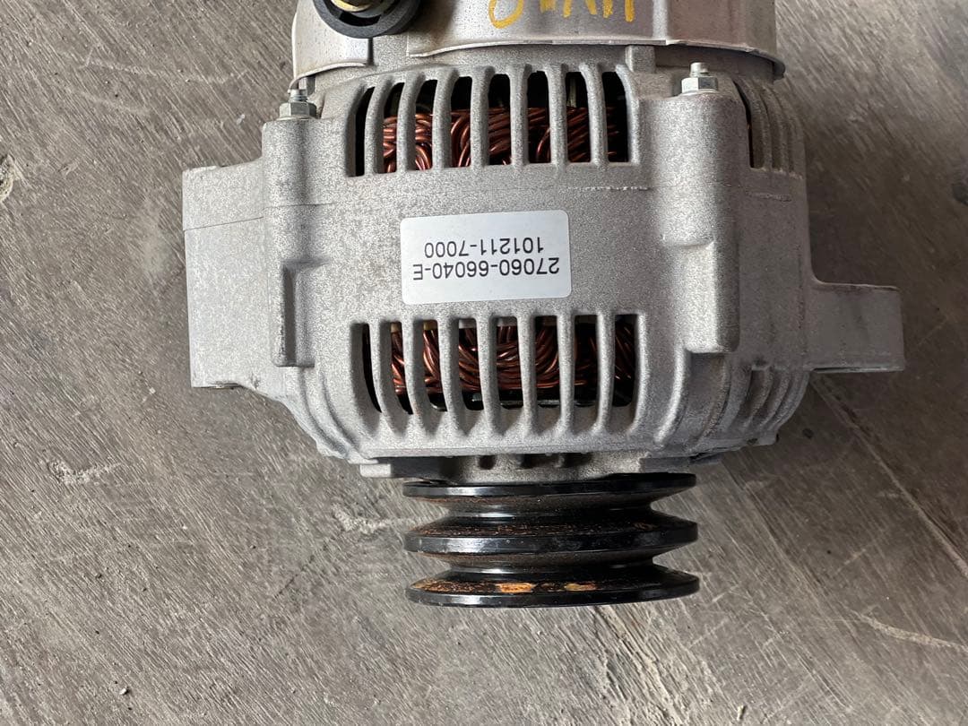 ランクル80系(FZJ80G)オルタネーター(ダイナモ) 中古